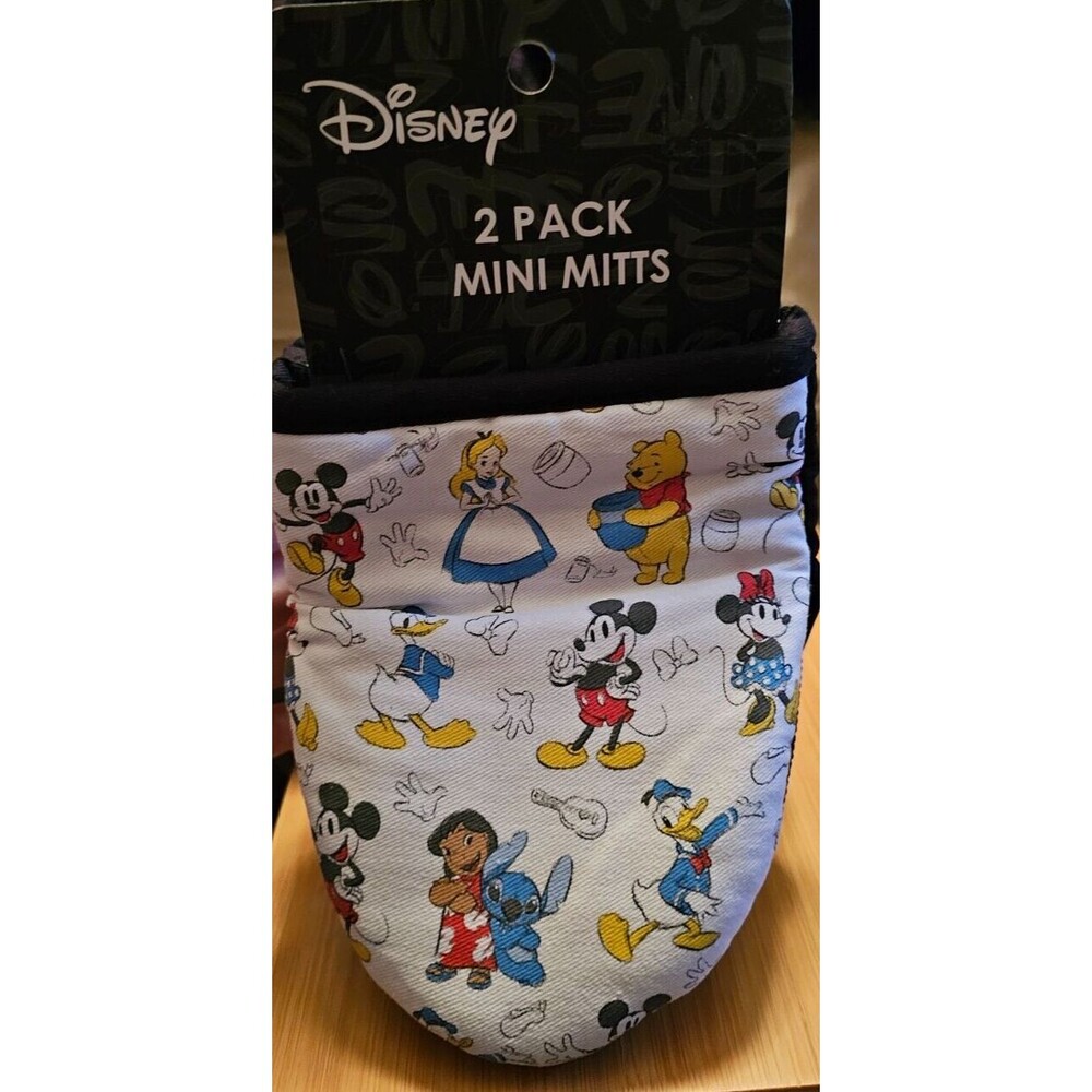 Disney Alice Lilo Stitch Pooh Mickey Minnie 2 Pk Oversized Mini Oven Mitts New